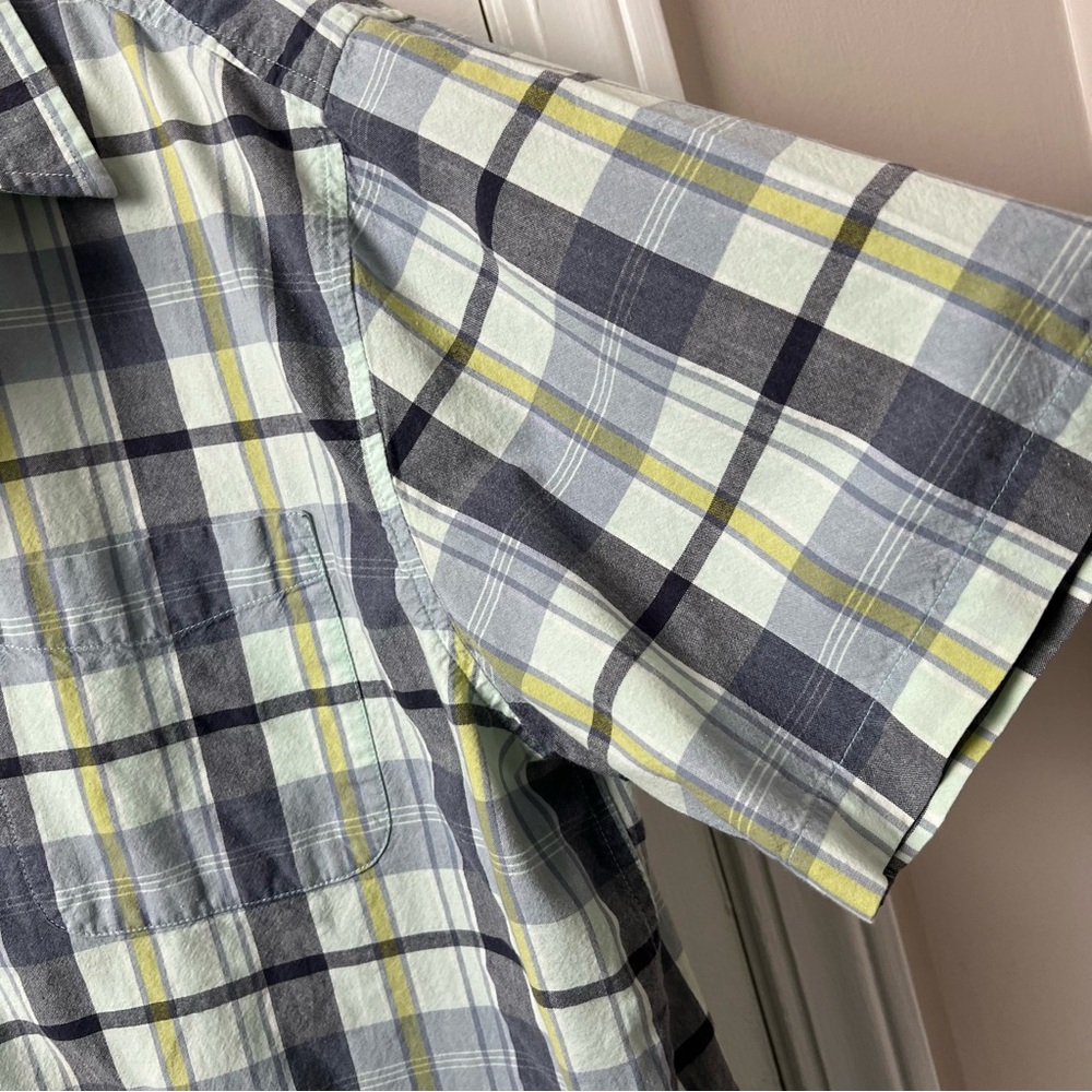 Old Navy- Men’s Short Sleeve Button Down- Blue Green Plaid- Large - Picture 5 of 7